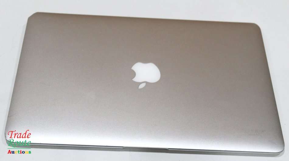 MacBook Air 13.3-inch * Core i5 1.6GHz * 4GB  RAM * 128GB SSD * MAC OS Monterey 2015 Model