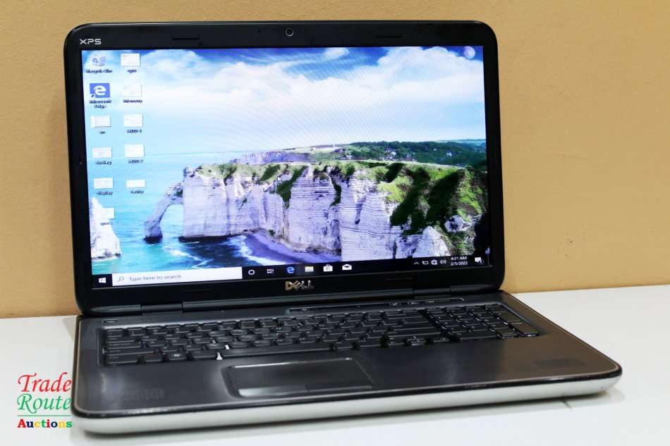 DELL XPS L702X 17 INCH Laptop | Core i7 @ 2.00ghz 8GB Ram 750GB + 250GB HDDS [ FAULTY BATTERY ]