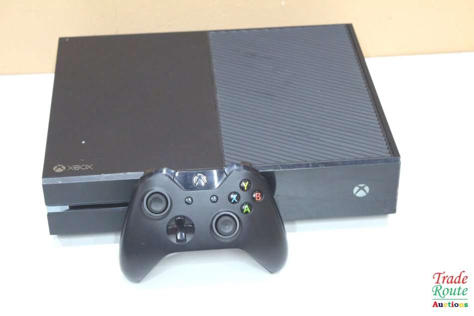 Microsoft Xbox One 500GB Model 1540 Gaming Console + 1 Controller