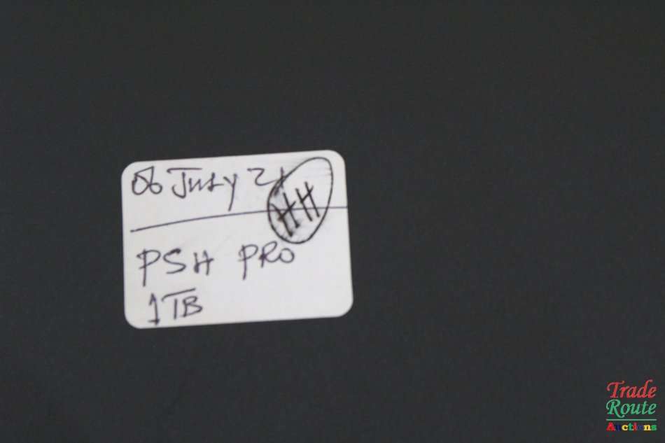 Sony Playstation 4 Console Pro 1TB [CUH-7016b] PS4 PRO + 1 Wireless Controller