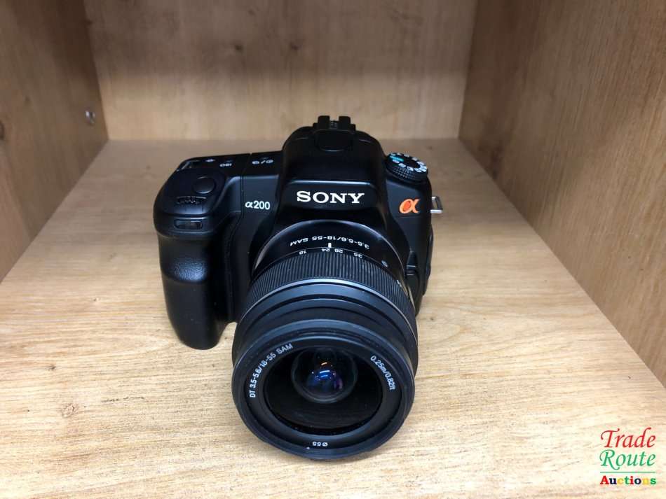 SONY ALPHA A200 DSLR PROFESSIONAL DIGITAL CAMERA + 18-55 SONY LENS KIT