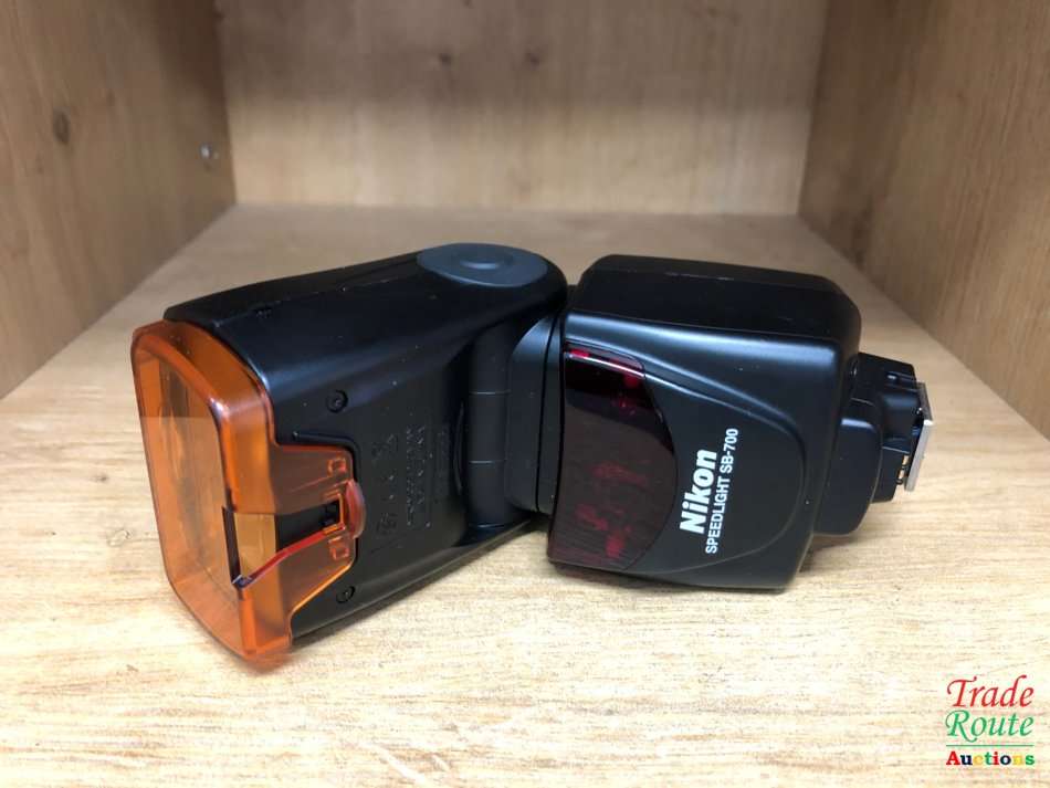 Nikon SB-700 Speedlight Flash - SB700 Flash light for Nikon DSLR Cameras