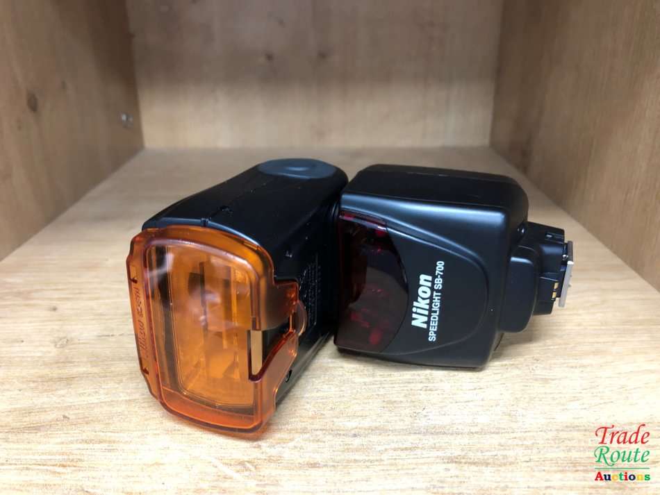 Nikon SB-700 Speedlight Flash - SB700 Flash light for Nikon DSLR Cameras