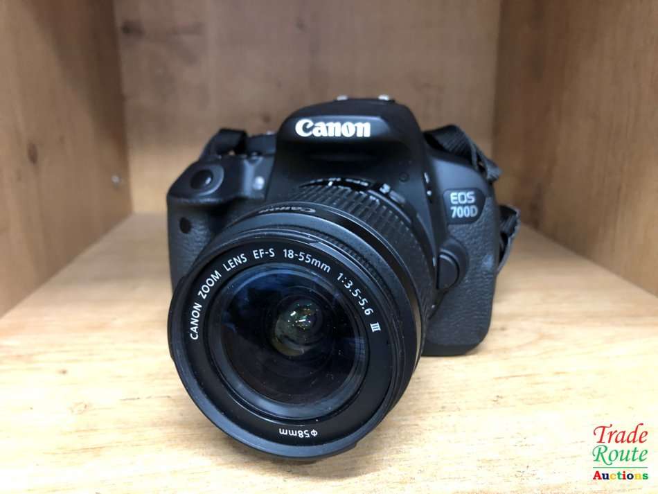 Canon EOS 700D DIGITAL SLR CAMERA KIT WITH 18-55MM iii LENS | 18.0 MP FULL HD