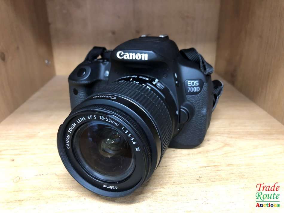 Canon EOS 700D DIGITAL SLR CAMERA KIT WITH 18-55MM iii LENS | 18.0 MP FULL HD