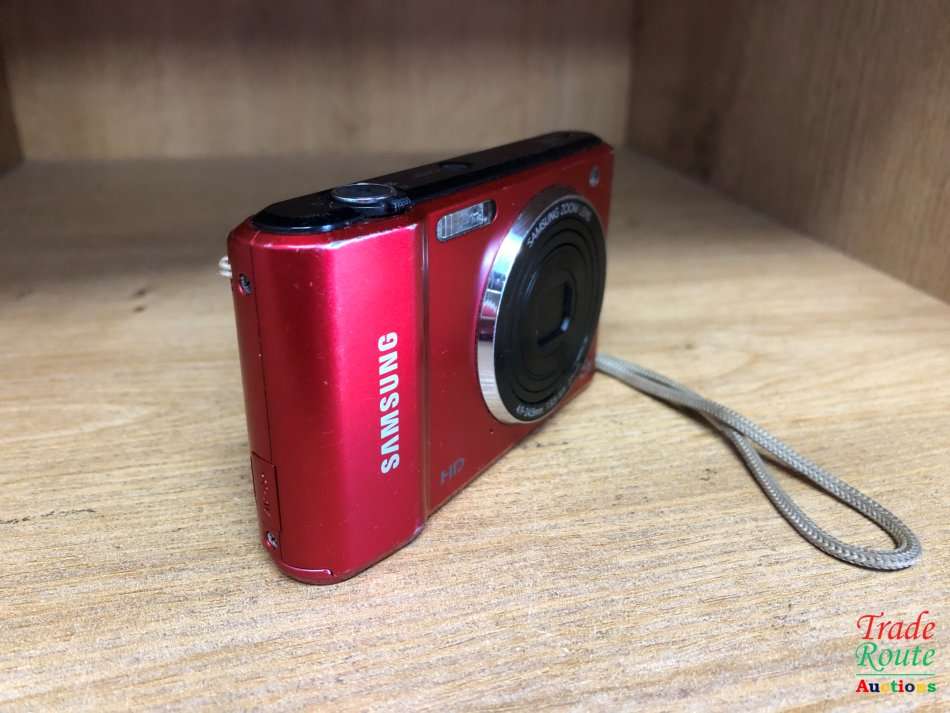 Samsung ES90 Compact Digital Camera (14.2MP, 5x Optical Zoom) 2.7 inch LCD