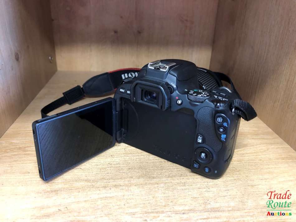 Canon EOS 200D DSLR Camera - 24.2MP - DIGIC 7 - with Canon 18-55 IS STM Lens kit