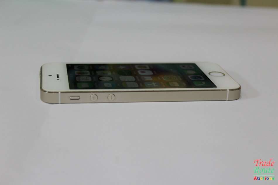 Apple Iphone 5S  16GB SmartPhone A1530 *** APPLE IPHONE5s ***