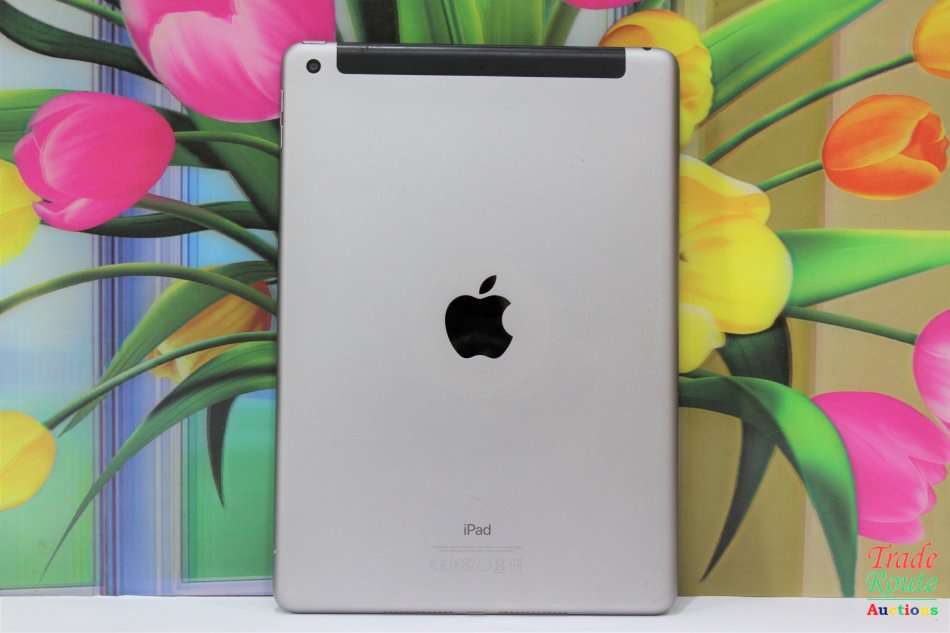 iPad 5th Gen | MP1J2HC/A | WiFi + Cellular | 32GB | A1823 | RETINA