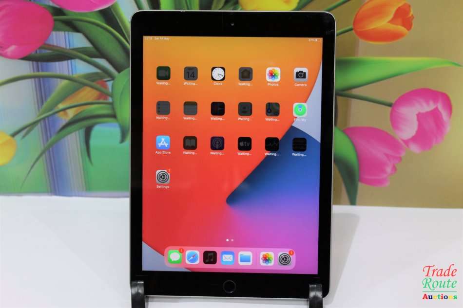 Apple iPad 5th Gen | MP2F2LL/A | WiFi | 32GB | A1822 | RETINA 9.7 inch Tablet Touch Screen