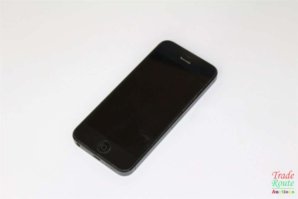 APPLE IPHONE 5 -  64GB Smart Phone