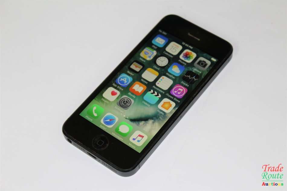 APPLE IPHONE 5 -  64GB Smart Phone