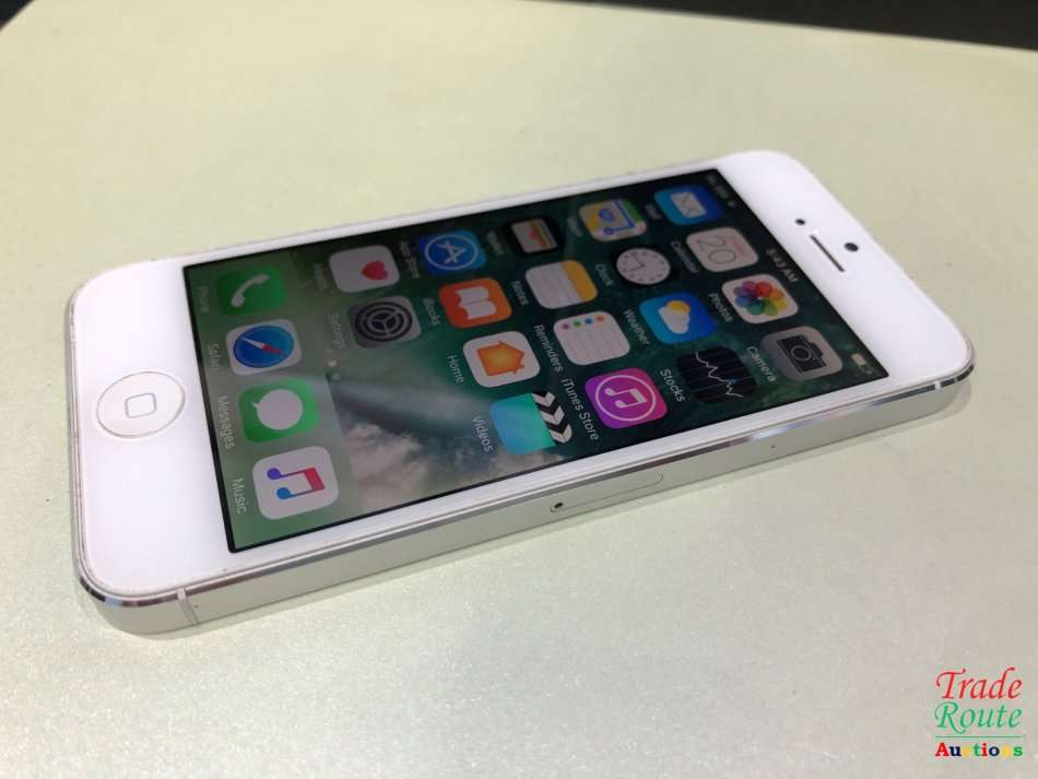 APPLE IPHONE 5 - A1429 - 64GB Smart Phone - MD663SO/A