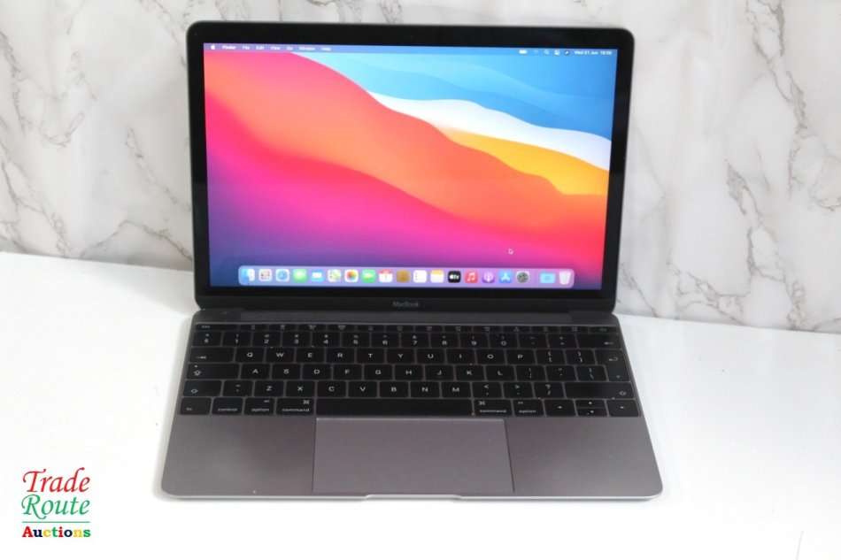 MacBook `Core M` 1.2Ghz 12 inch RETINA SILVER (Early 2015 Model) | 8GB RAM | 256GB SSD | 2304x1440