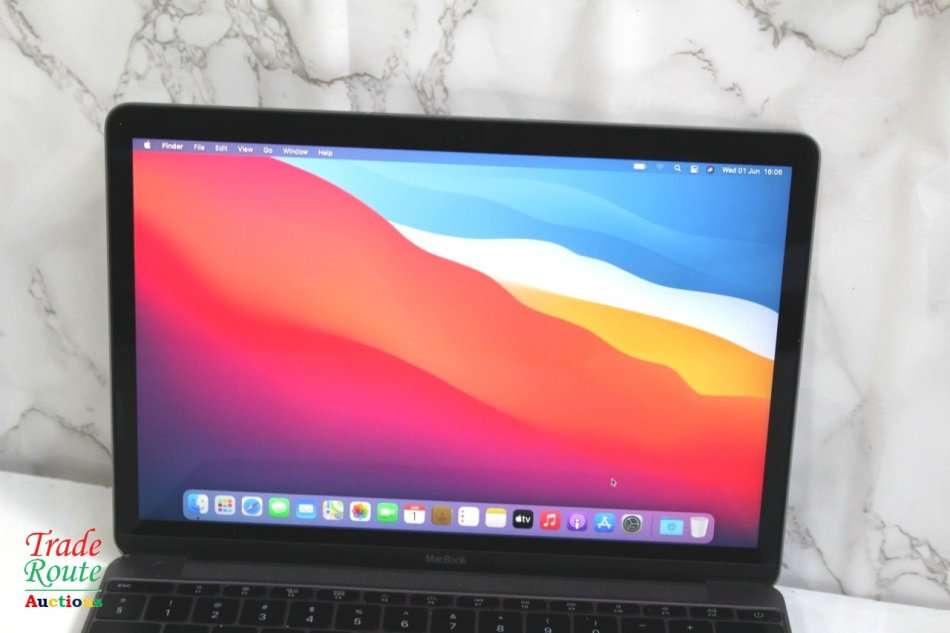 MacBook `Core M` 1.2Ghz 12 inch RETINA SILVER (Early 2015 Model) | 8GB RAM | 256GB SSD | 2304x1440