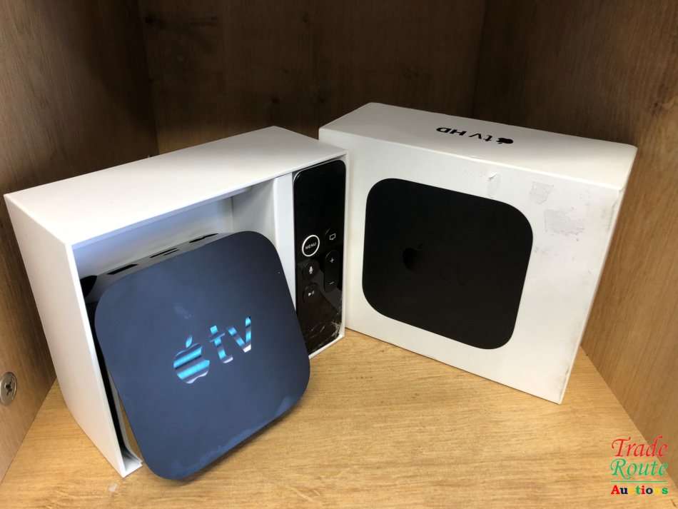 Apple TV (4th Generation) 32GB - A1625 - Remote Chipped