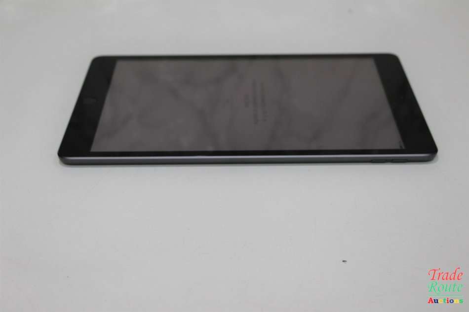 APPLE iPad 10.2-inch (8th Gen) Wi-Fi 32GB- A2270 - Space Grey - MYL92HC/A