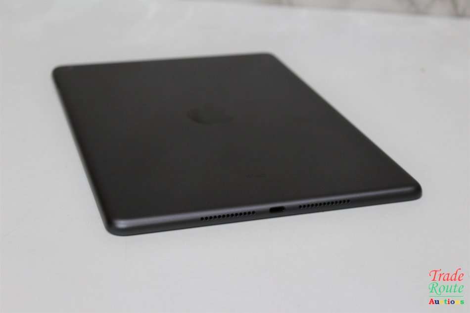 APPLE iPad 10.2-inch (8th Gen) Wi-Fi 32GB- A2270 - Space Grey - MYL92HC/A