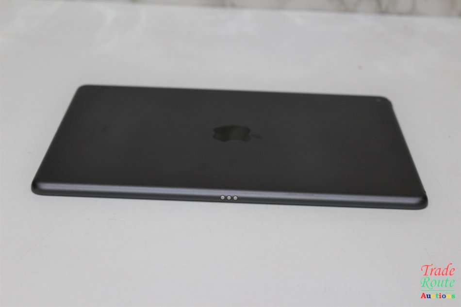 APPLE iPad 10.2-inch (8th Gen) Wi-Fi 32GB- A2270 - Space Grey - MYL92HC/A