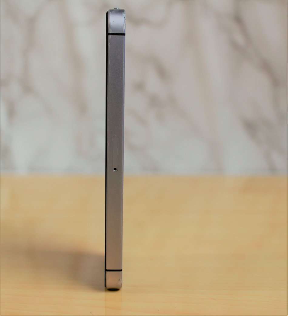 APPLE IPHONE SE | FLLN2SO/A | A1723 | FINGERPRINT ID | SMART PHONE