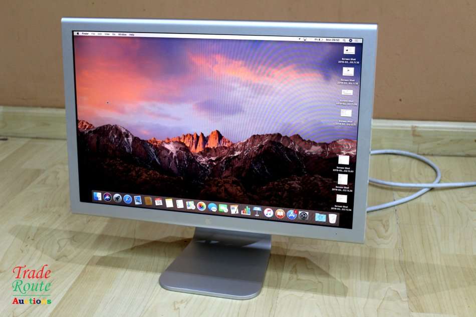 Apple 20" CINEMA DISPLAY - 20 INCH MONITOR