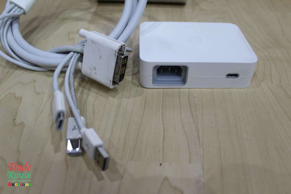 Apple 20" CINEMA DISPLAY - 20 INCH MONITOR