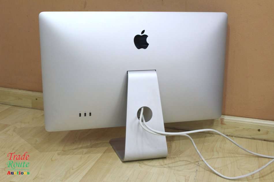 Apple Cinema Display LED (27-Inch) Monitor | A1316 | 2560 X 1440 Resolution Apple Screen