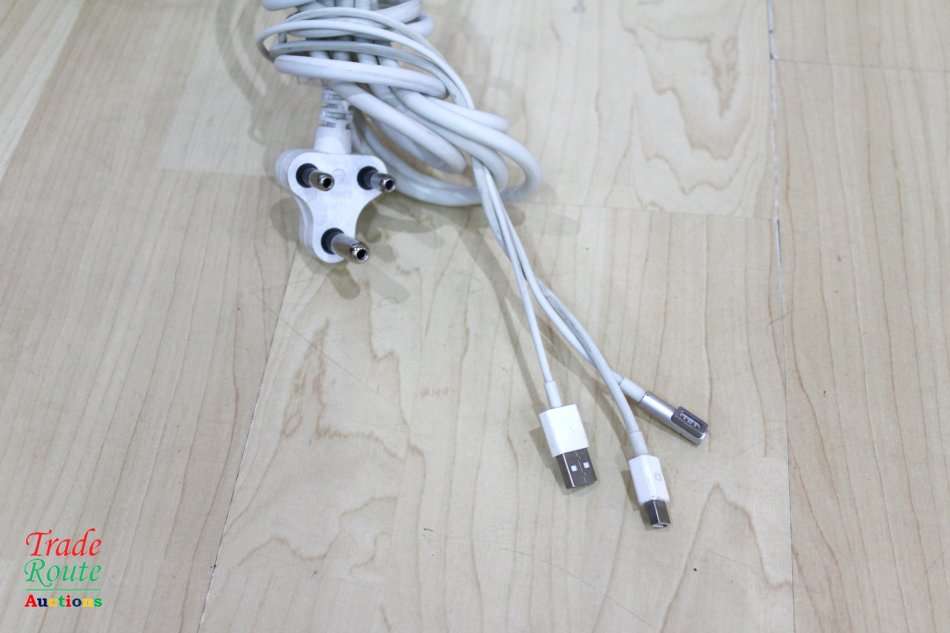 Apple Cinema Display LED (27-Inch) Monitor | A1316 | 2560 X 1440 Resolution Apple Screen