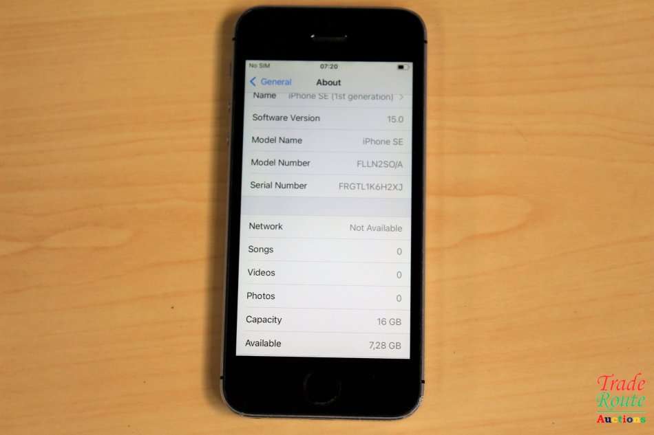 APPLE IPHONE SE | FLLN2SO/A | A1723 | FINGERPRINT ID | SMART PHONE - Late Entry ** R 1 Bargain **