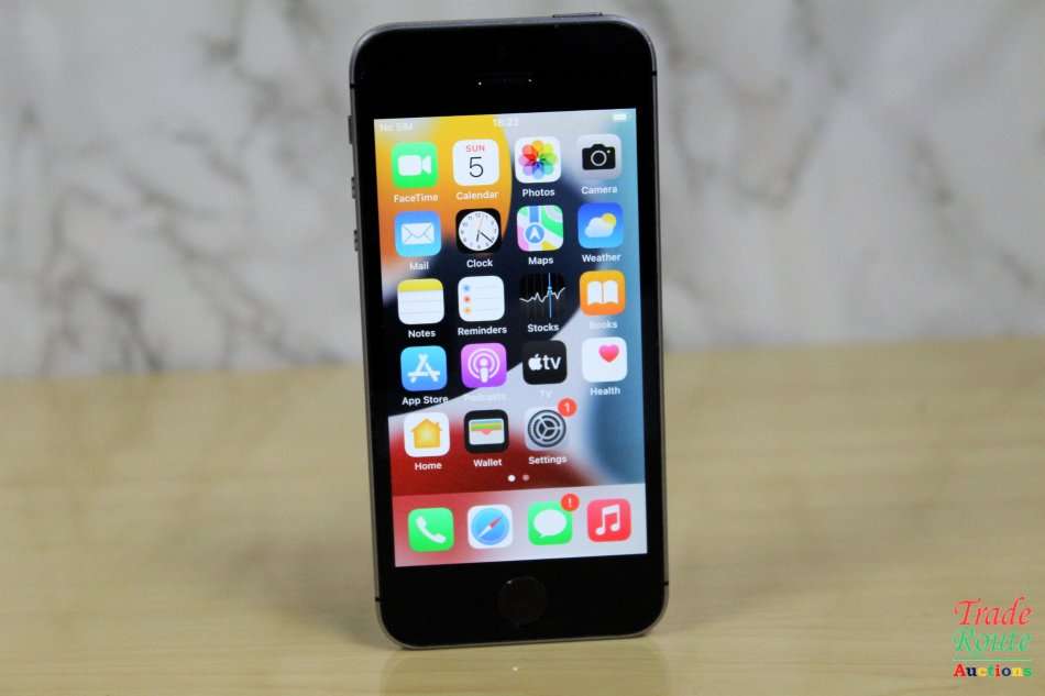 APPLE IPHONE SE | FLLN2SO/A | A1723 | FINGERPRINT ID | SMART PHONE