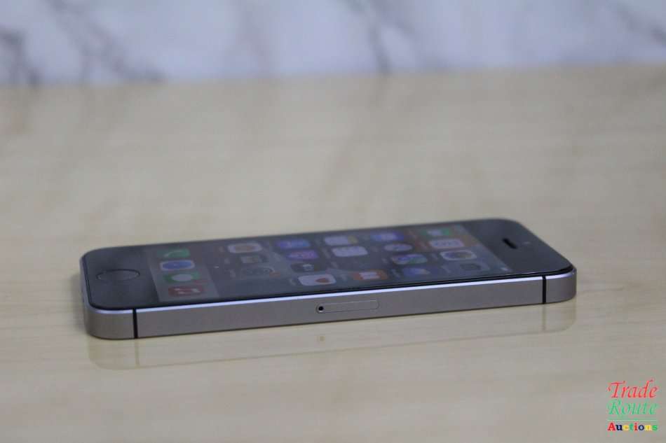 APPLE IPHONE SE | FLLN2SO/A | A1723 | FINGERPRINT ID | SMART PHONE