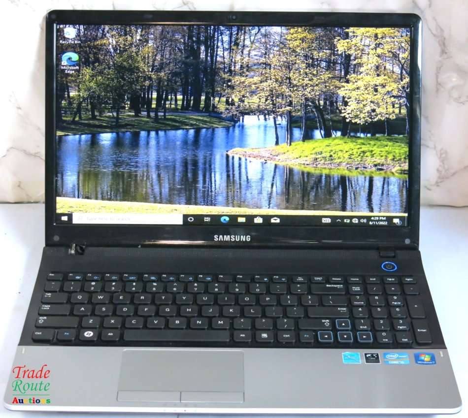 Samsung 300E4A 15.6` Laptop - Core i5 2450M 2.5GHz - 4GB RAM - 750GB RAM - Faulty Battery
