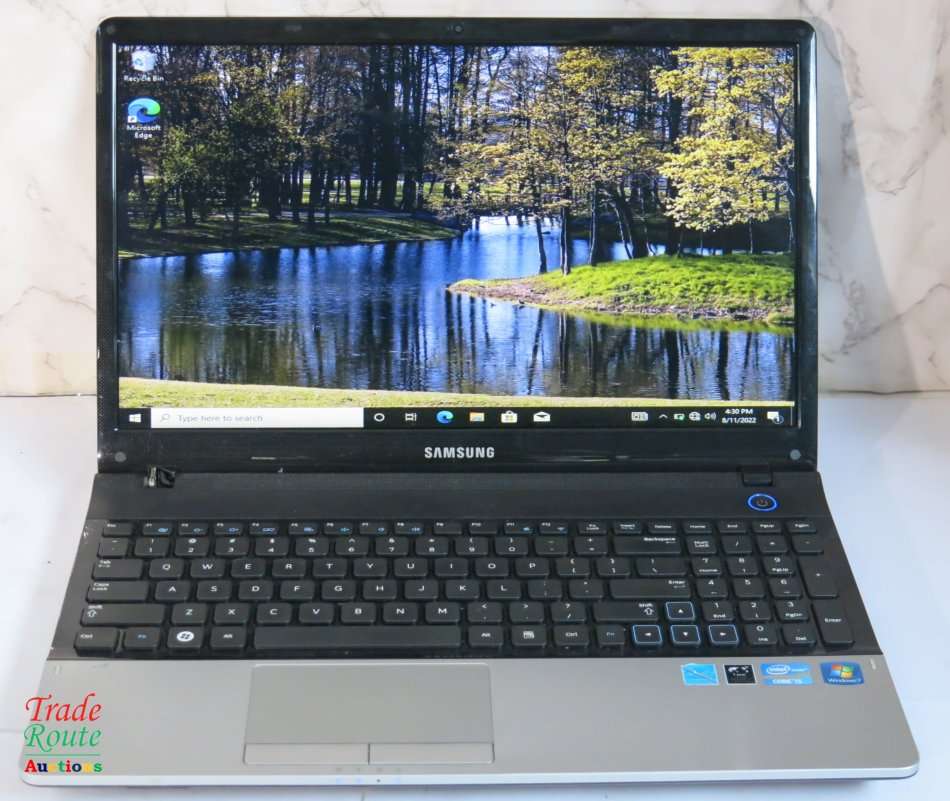 Samsung 300E4A 15.6` Laptop - Core i5 2450M 2.5GHz - 4GB RAM - 750GB RAM - Faulty Battery