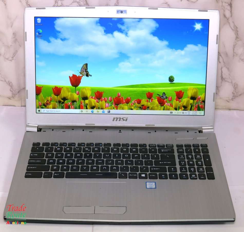 MSI PL62 7RC i7 Gaming Laptop - Please read Description - Hinge damaged