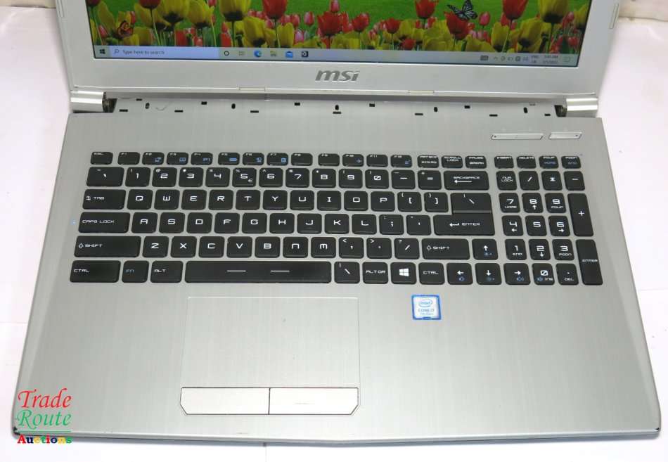 MSI PL62 7RC i7 Gaming Laptop - Please read Description - Hinge damaged