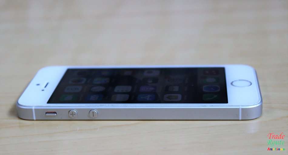 APPLE IPHONE SE | MLLP2SO/A | A1723 | SMART PHONE