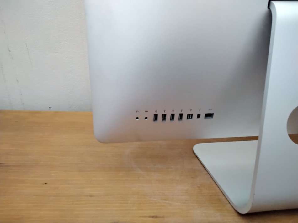 iMAC Apple | 21.5 INCH | Core i5 2.7Ghz 4GB RAM 1TB HDD * AMD Radeon HD Graphics