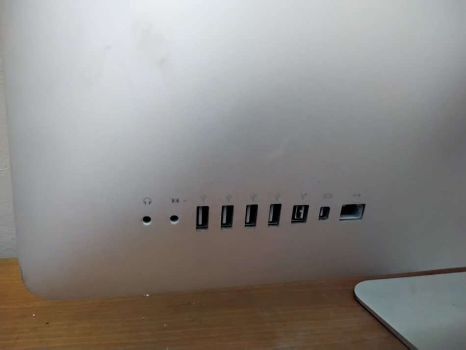 Apple iMAC | 27 INCH | Core I3 3.2Ghz 4GB RAM 1GB HDD *All In One Desktop* ATI Radeon HD Graphics