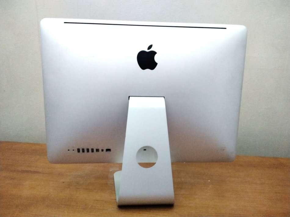 iMAC | 21.5 INCH | Core 2 Duo 3.06Ghz | 4GB RAM | 500GB HDD - Nvidia Geforce Graphics