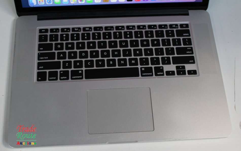 Apple MacBook Pro 15.4-inch  | Core i7 2.2GHz | 16GB RAM | 256GB SSD MID 2015 ** RETINA DISPLAY **