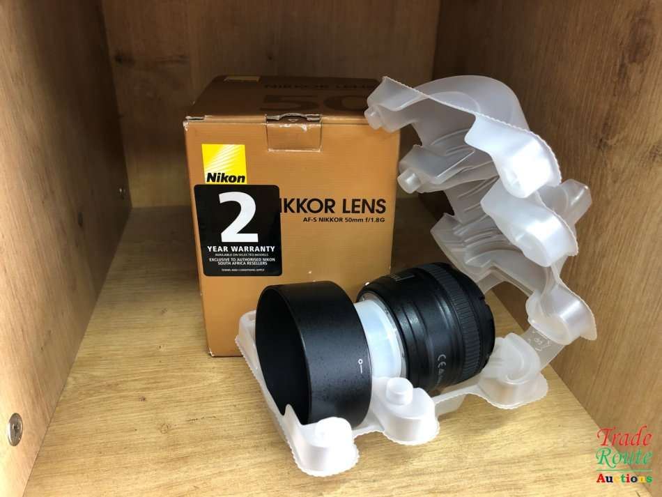 Nikon 50mm f/1.8G AF-S Nikkor Lens for Nikon Digital SLR Cameras