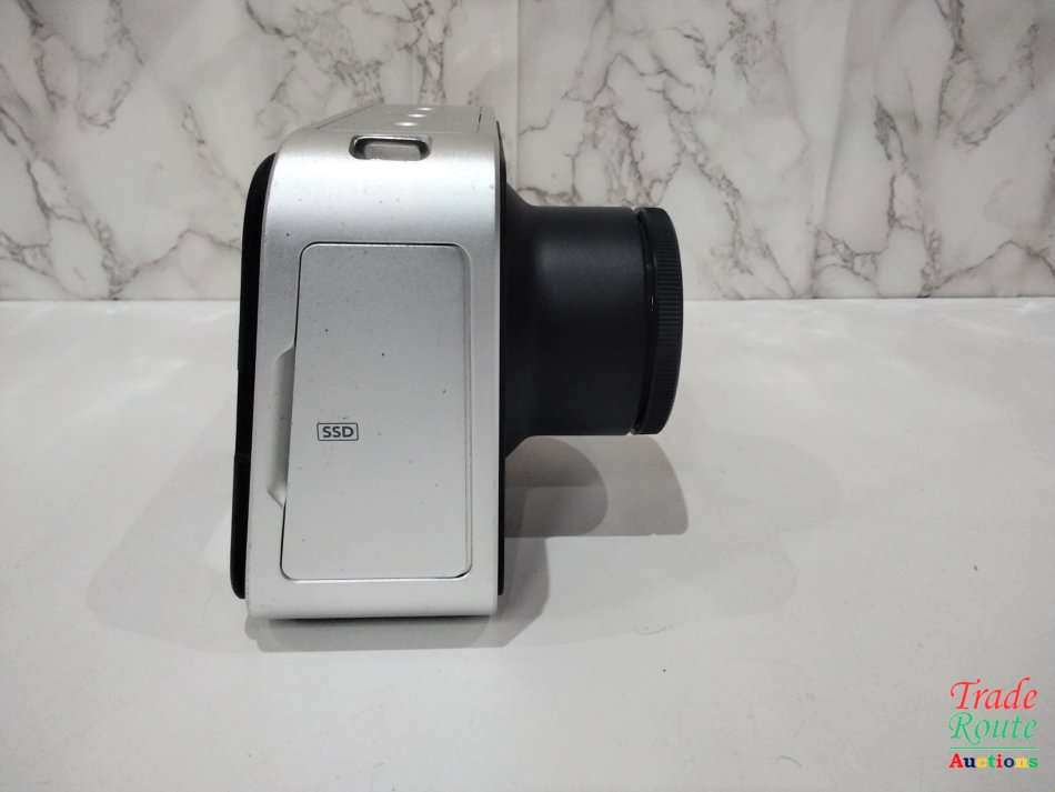 Blackmagic Design Production Camera 4K - EF MOUNT