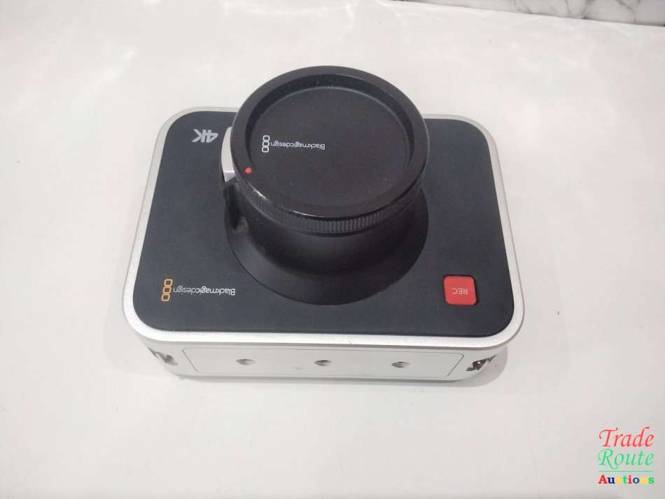 Blackmagic Design Production Camera 4K - EF MOUNT