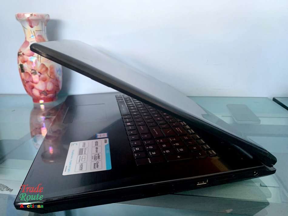 MSI CX72 6QD 17.3 inch i7 Gaming Laptop | Nvidia 940MX Graphics | Monster