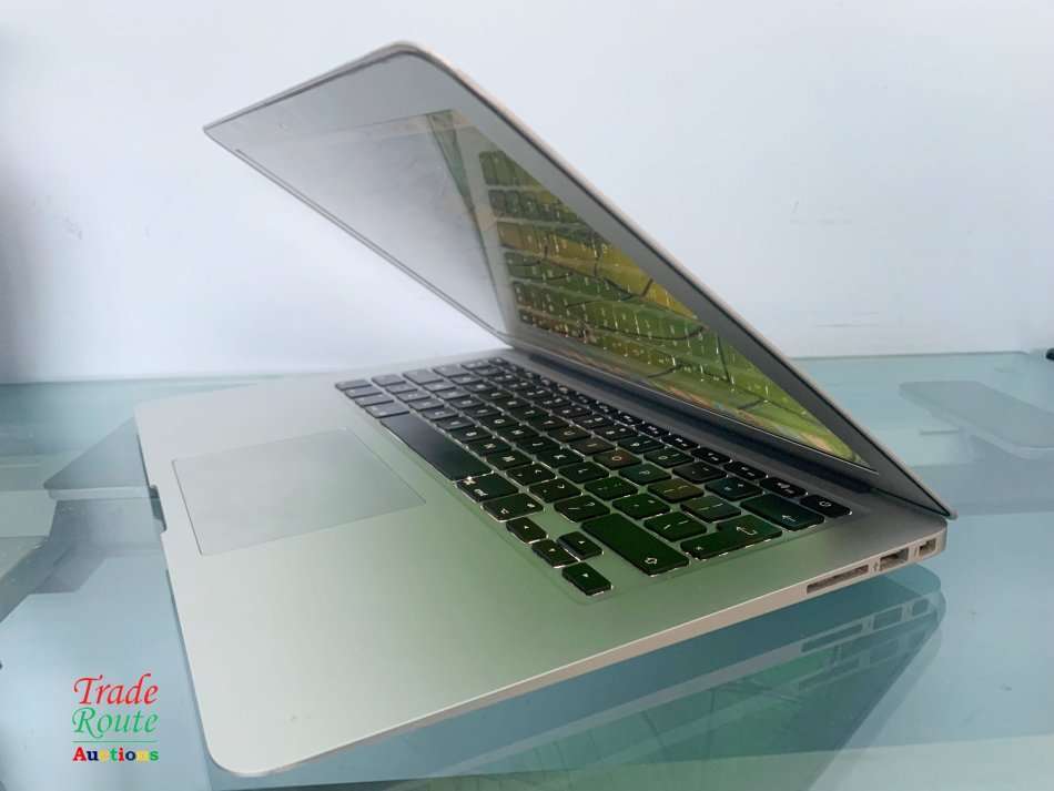 2017 MacBook Air 13.3-inch | Core i5 1.8GHz | 8GB RAM | 128GB SSD MACBOOK AIR 13 INCH