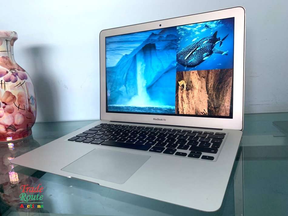 2017 MacBook Air 13.3-inch | Core i5 1.8GHz | 8GB RAM | 128GB SSD MACBOOK AIR 13 INCH