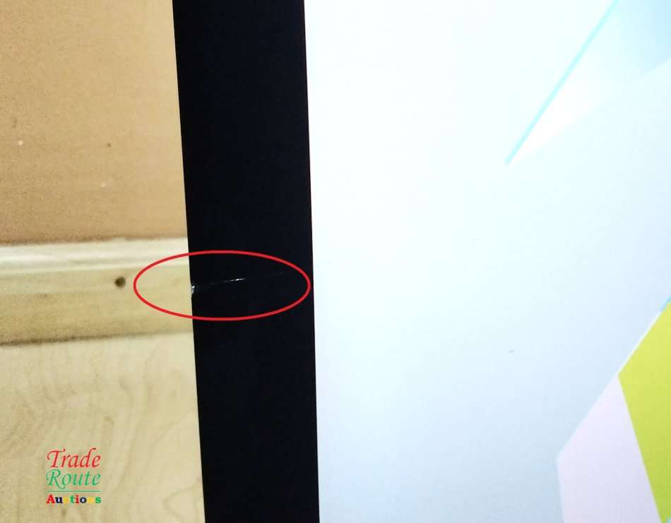 Apple iMAC Retina 5K 5120 X 2880 Display 2015 | 27 INCH | RADEON R9 2GB [CRACKED OUTER GLASS]