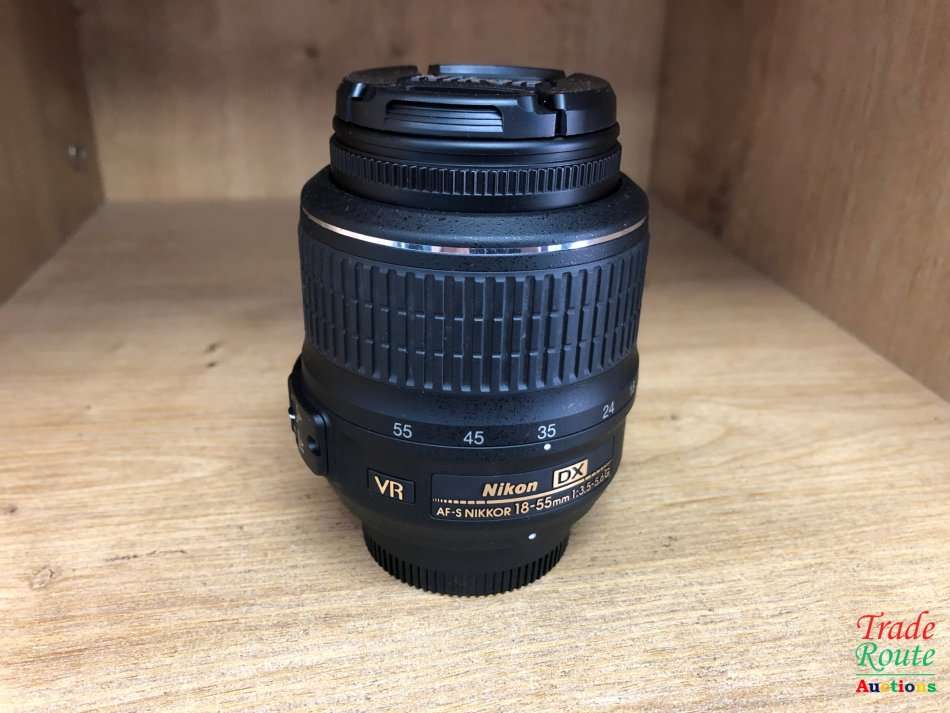 Nikon AF-S DX NIKKOR 18-55mm f/3.5-5.6G Vibration Reduction Zoom Lens Auto Focus for Nikon DSLR