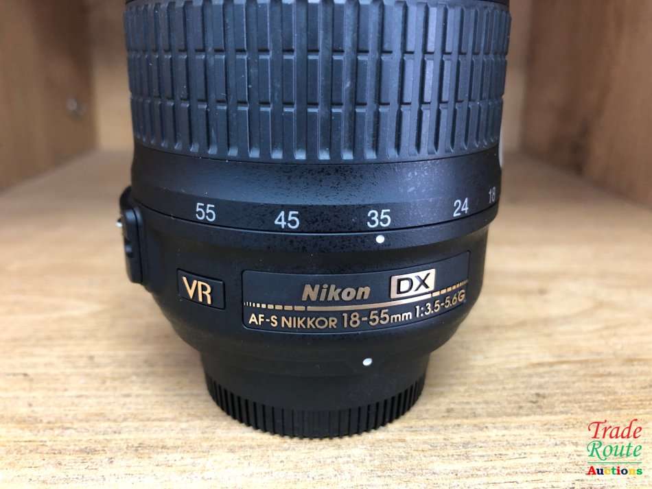 Nikon AF-S DX NIKKOR 18-55mm f/3.5-5.6G Vibration Reduction Zoom Lens Auto Focus for Nikon DSLR