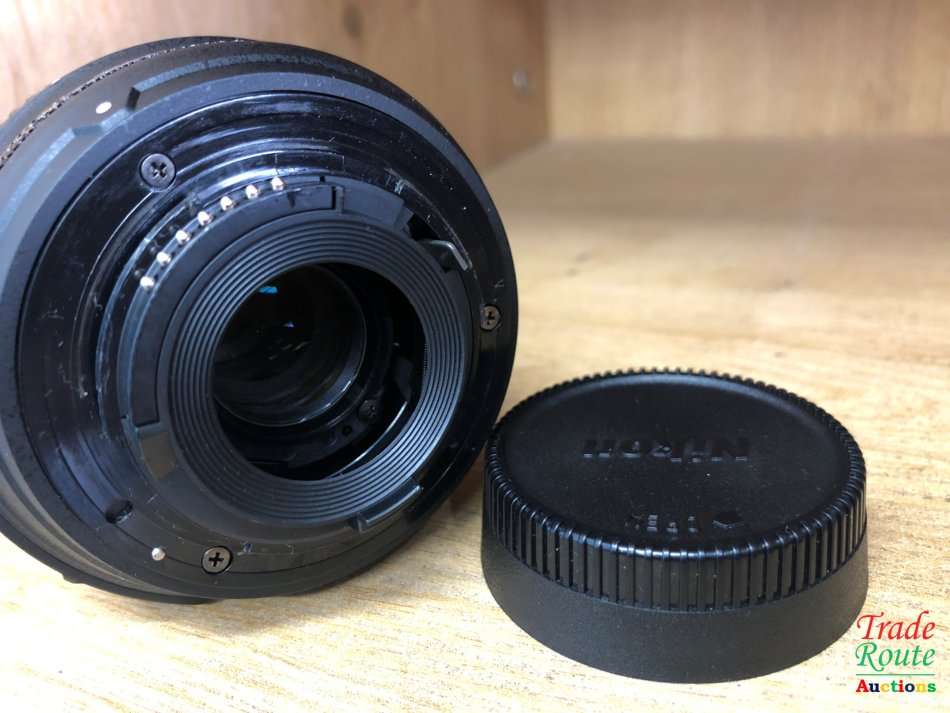 Nikon AF-S DX NIKKOR 18-55mm f/3.5-5.6G Vibration Reduction Zoom Lens Auto Focus for Nikon DSLR